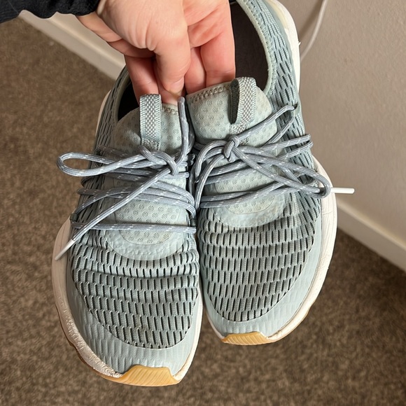 Sorel kinetic impact sneakers - Picture 2 of 6